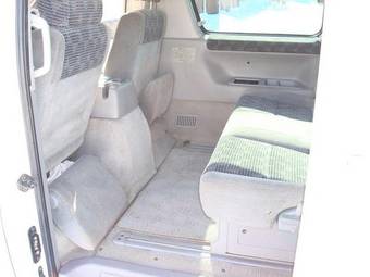 2000 Mazda Bongo Friendee Photos