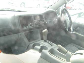 2000 Mazda Bongo Friendee Photos
