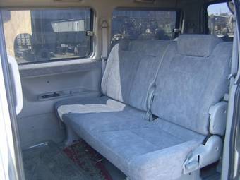 2000 Mazda Bongo Friendee Photos