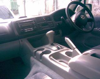 2000 Mazda Bongo Friendee Photos