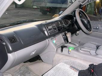 2000 Mazda Bongo Friendee Pictures