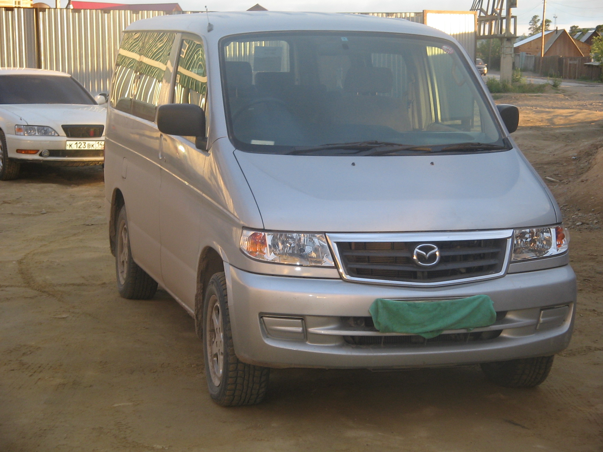 2001 Mazda Bongo Friendee