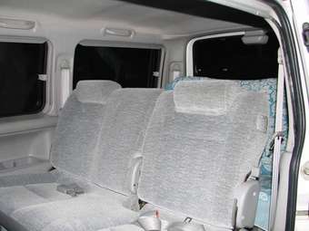 2001 Mazda Bongo Friendee Pictures