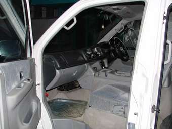 2001 Mazda Bongo Friendee Photos