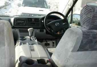 2001 Mazda Bongo Friendee Pictures