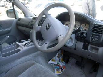2001 Mazda Bongo Friendee Photos