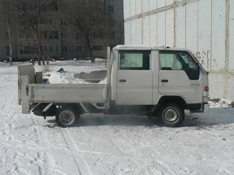 2001 Mazda Bongo Friendee Pictures