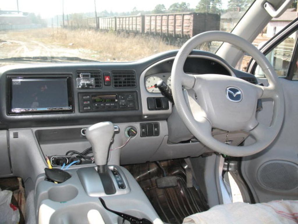 2002 Mazda Bongo Friendee