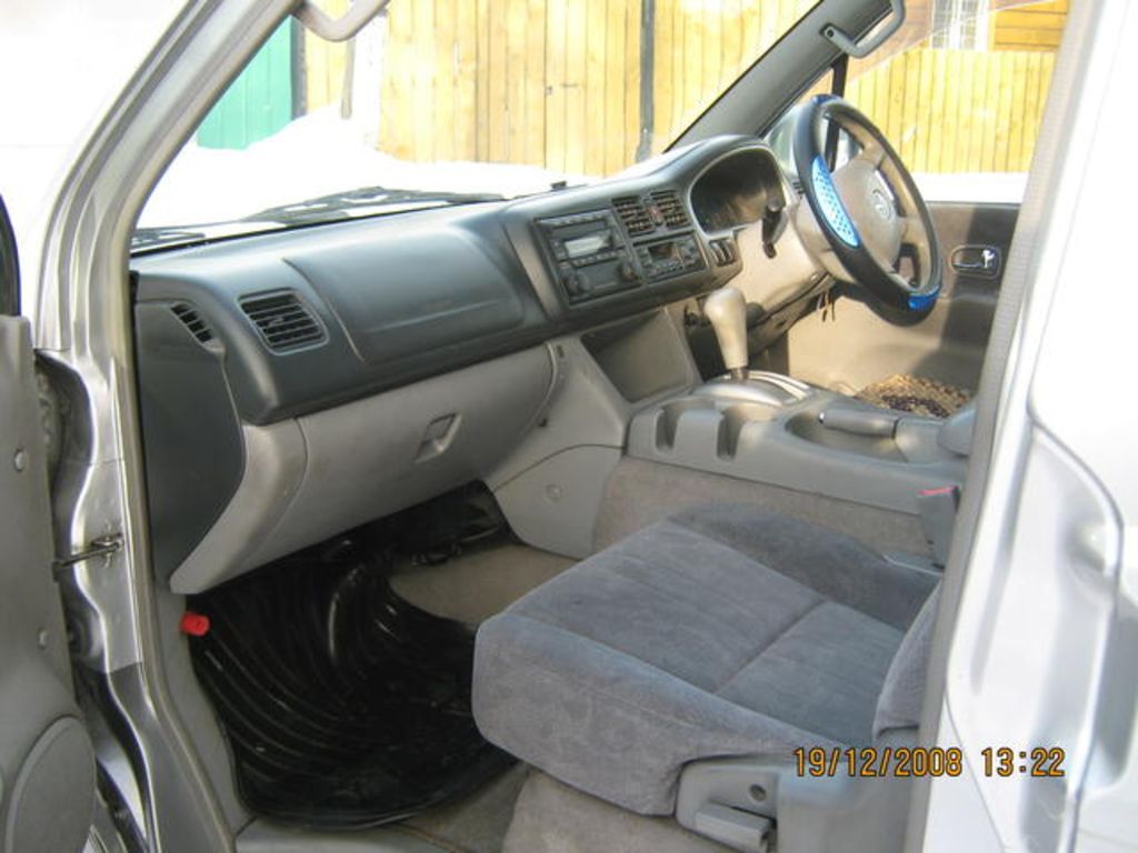 2002 Mazda Bongo Friendee