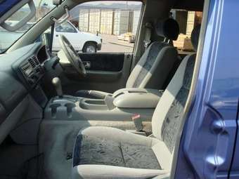 2002 Mazda Bongo Friendee Images