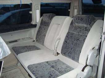2002 Mazda Bongo Friendee Pictures