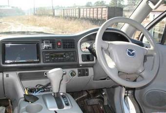 2002 Mazda Bongo Friendee Photos