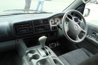 2002 Mazda Bongo Friendee Pictures