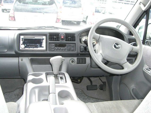 2003 Mazda Bongo Friendee