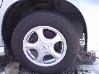 2003 Mazda Bongo Friendee Images