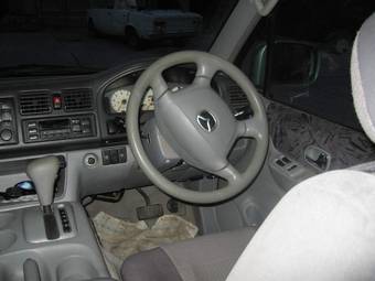 2004 Mazda Bongo Friendee Pictures