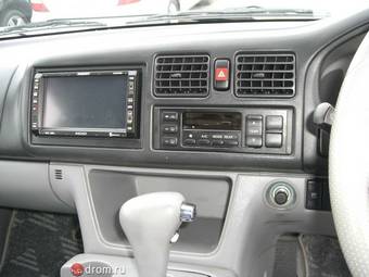 2005 Mazda Bongo Friendee Pics