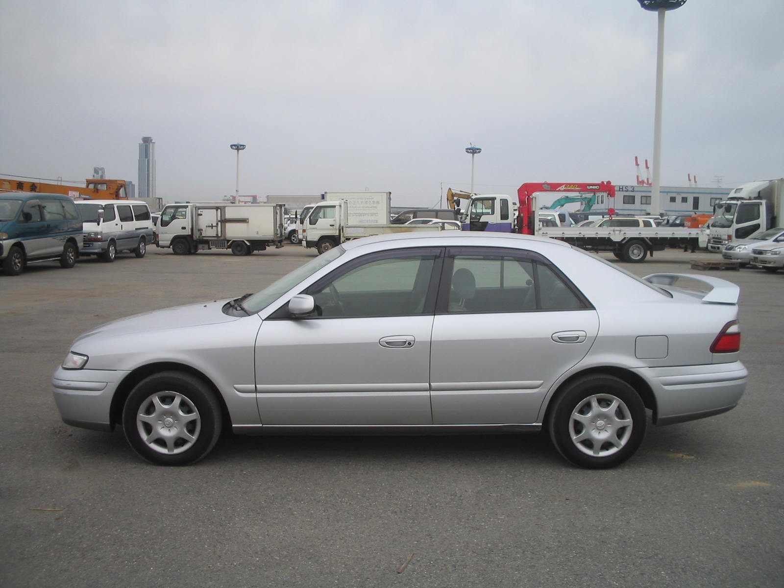 1998 Mazda Capella Pictures