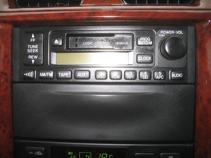1998 Mazda Capella Images