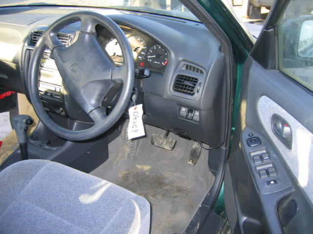 1999 Mazda Capella Photos