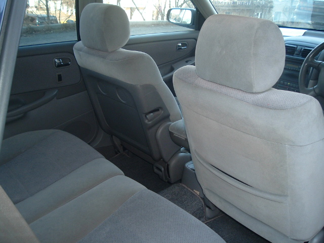 2000 Mazda Capella Pictures