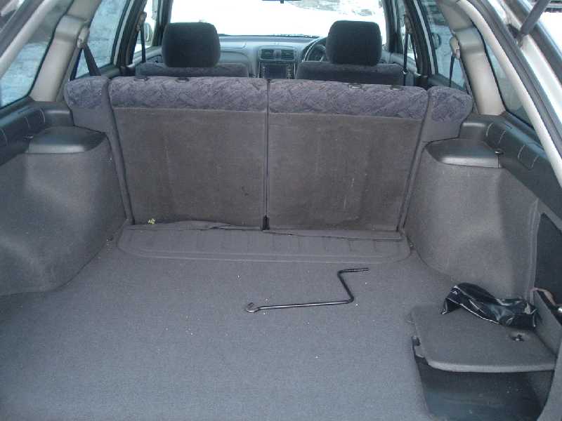 2000 Mazda Capella Photos