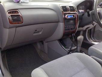 2000 Mazda Capella Photos