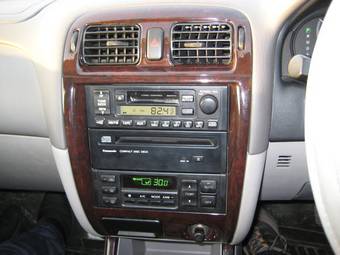 2000 Mazda Capella Photos
