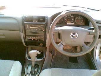 2000 Mazda Capella Pics