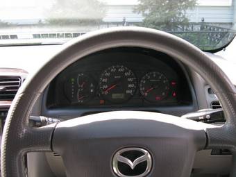 2000 Mazda Capella Photos