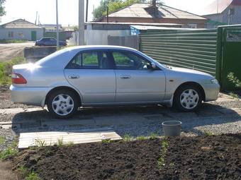 2001 Mazda Capella Pictures
