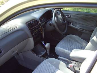 2001 Mazda Capella Pictures