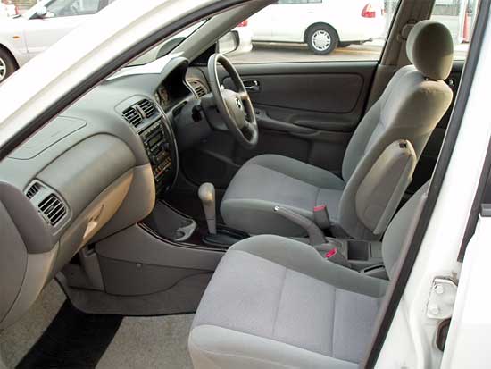 2002 Mazda Capella Photos