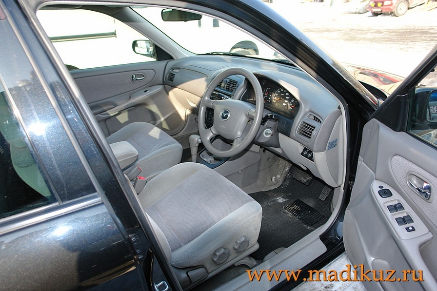 2001 Mazda Capella Wagon Photos