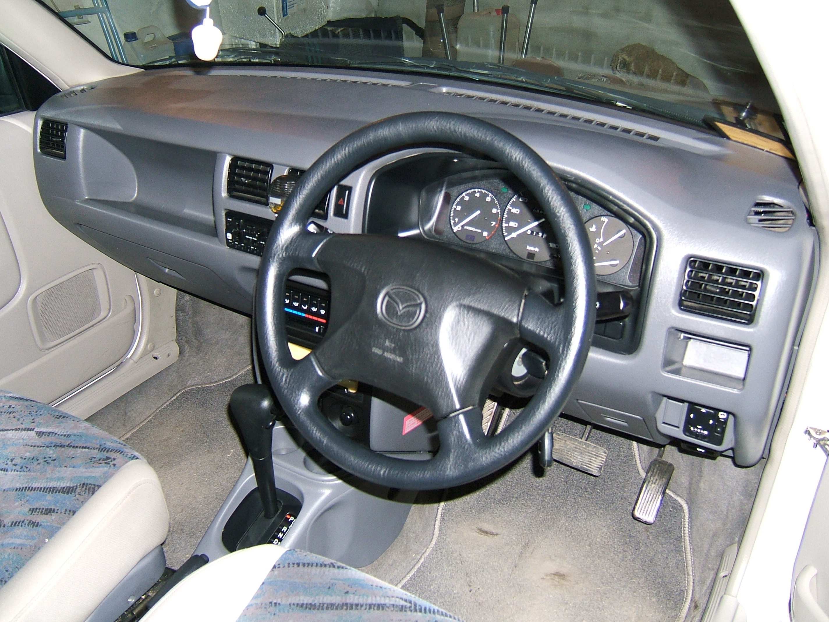 1998 Mazda Demio