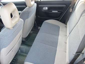 1998 Mazda Demio Photos