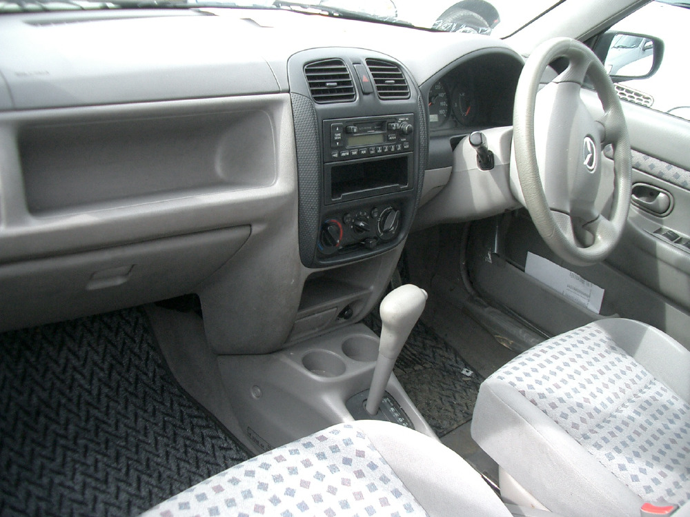 1999 Mazda Demio Pictures