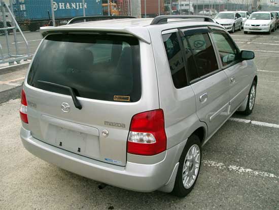 1999 Mazda Demio Photos