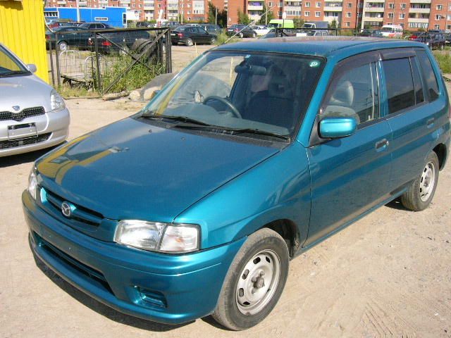 1999 Mazda Demio Photos