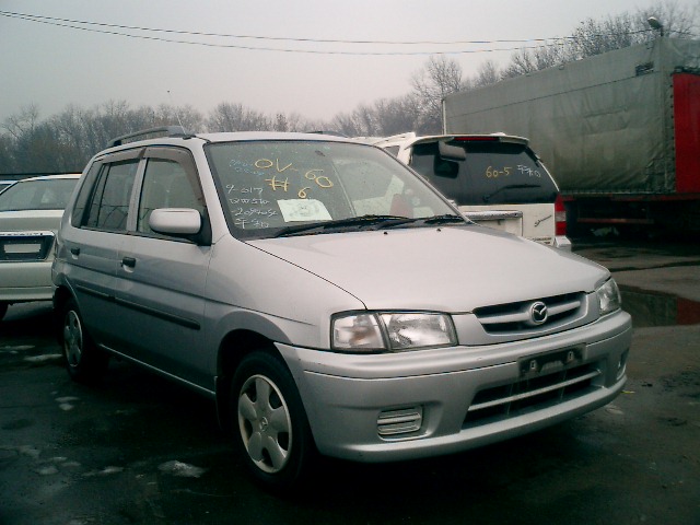 1999 Mazda Demio Images