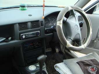 1999 Mazda Demio Photos