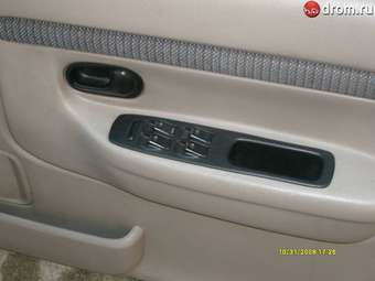 1999 Mazda Demio Pictures