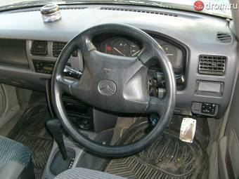 1999 Mazda Demio Pictures