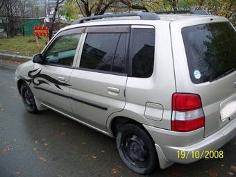 1999 Mazda Demio Photos