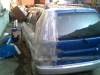 1999 Mazda Demio Photos