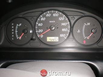 1999 Mazda Demio Pictures