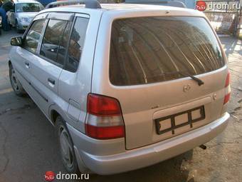 1999 Mazda Demio Photos