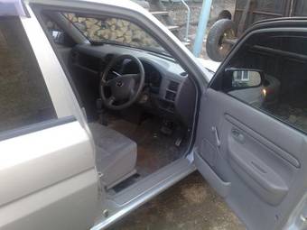 1999 Mazda Demio Pictures