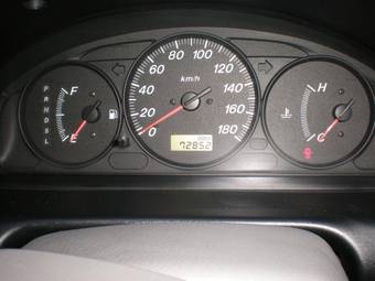 1999 Mazda Demio Photos