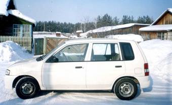 1999 Mazda Demio Photos